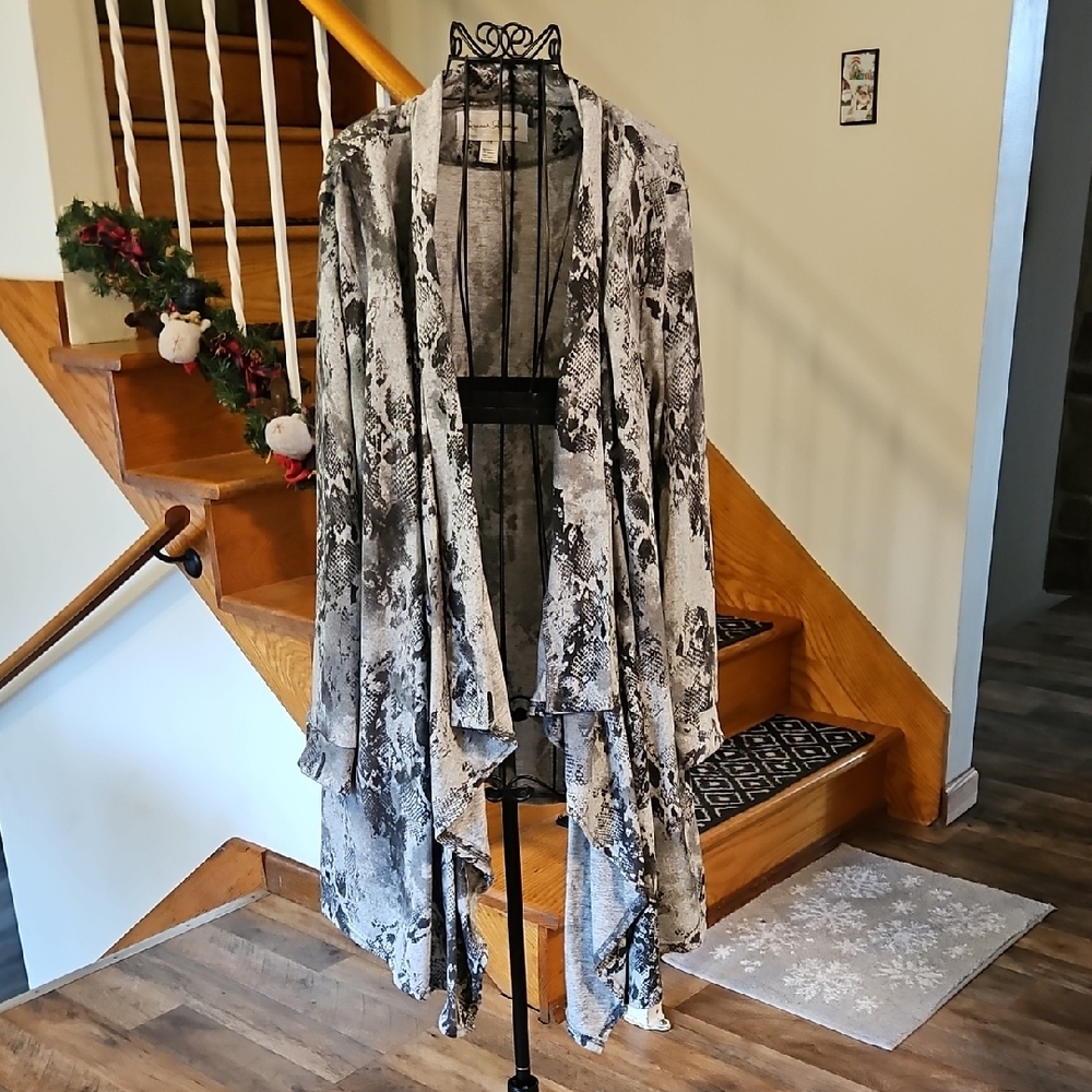 👚French Laundry Black and Gray Open Cardigan